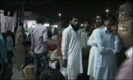 پاکستان ایکسپریس اور ملت ایکسپریس کے انجن گوجرہ ریلوے اسٹیشن پر فیل