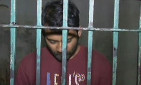 کراچی: گلشن اقبال سے ڈکیت میاں بیوی گرفتار، اسلحہ برآمد