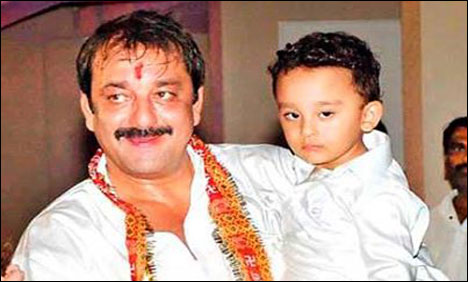 سنجے دت کا تین سالہ بیٹا فلمی گانے میں جلوہ گر ہو گا