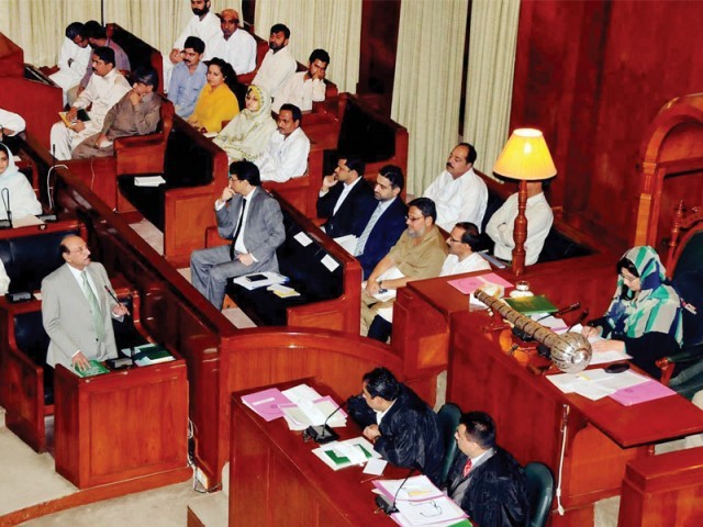 مالی بحران کا شکار حکومت سندھ کی شاہ خرچیاں، مقررہ ہدف سے 24 ارب زیادہ خرچ کرڈالے