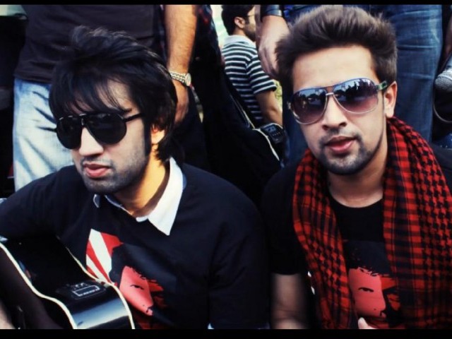 پاکستانی میوزیکل بینڈ  “سوچ”  کے عدنان اور ربیع  بھارتی فلم میں آواز کا جادو جگائیں گے