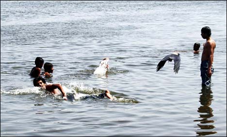 ملک میں شدید گرمی کی لہر آئندہ 24 گھنٹے برقرار رہے گی