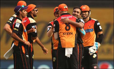 آئی پی ایل:  ممبئی انڈینز اور سن رائزرز حیدر آباد آج مدمقابل ہوں گی