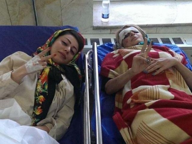 ایرانی لڑکیوں کو دوران ڈرائیونگ رقص کرنا بھاری پڑ گیا