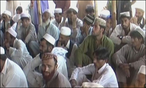 آئی ڈی پی کیمپ توغ سرائے ہنگو میں احتجاجی جرگہ