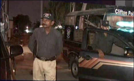 کراچی: پولیس اور سی پی ایل سی کی کارروائی، 2 بھتہ خور گرفتار