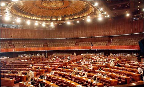 ایم کیو ایم کا کارکنوں کی ہلاکت کیخلاف قومی اسمبلی سے واک آؤٹ