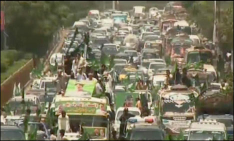 کراچی : پاک فوج سے اظہار یکجہتی کیلئے مسلم لیگ ق کی ریلی