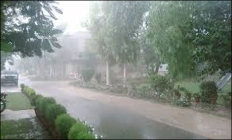 کراچی اور گرد و نواح میں ہلکی بارش سے موسم خوشگوار، گرمی کا زور ٹوٹ گیا