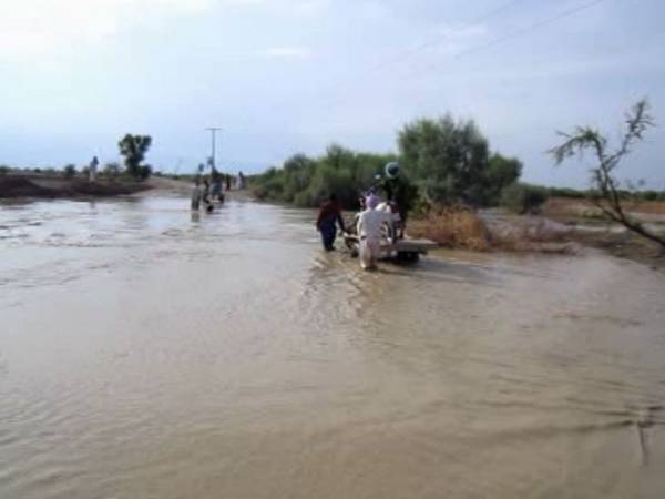 کوہ سلیمان میں مسلسل بارشیں، تونسہ شریف کے کئی دیہات زیر آب، زمینی رابطہ منقطع