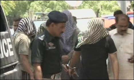 سلیمان لاشاری قتل کیس کے ملزم  4  پولیس اہلکاروں کا   7   روزہ  ریمانڈ