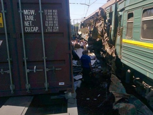 روس میں دو ٹرینوں میں تصادم کے نتیجے میں 5 افراد ہلاک، 15 زخمی