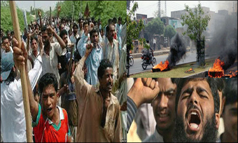 شب قدر اور ٹنڈوالہٰ یارمیں طویل لوڈ شیڈنگ کیخلاف شہریوں کا احتجاج