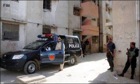 کراچی : افغان بستی میں ٹارگٹڈ آپریشن ،3 مبینہ دہشت گرد ہلاک