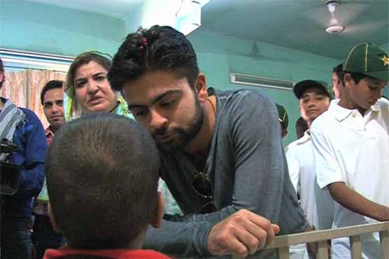 احمد شہزاد بھی فٹبال ورلڈ کپ کی رنگینیوں کا شکار ہو گئے