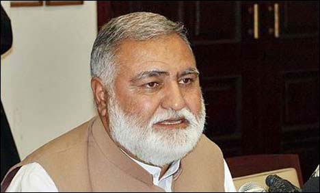 سیٹ بیلٹ  نہ  باندھنے  پر رکن  قومی  اسمبلی  اکرم  درانی  کا چالان  کر  دیا