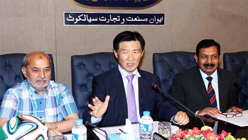 پاکستانی معیشت کے استحکام میں کردار ادا کرنا چاہتے ہیں: کورین سفیر