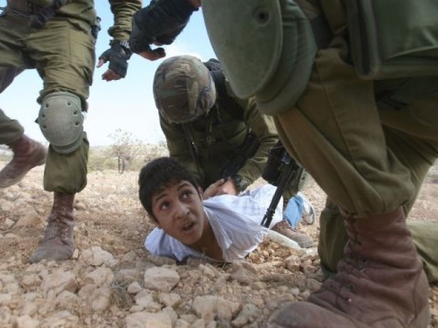 اسرائیلی فوج کی فائرنگ  سے  15  سالہ فلسطینی نوجوان شہید،  3  زخمی