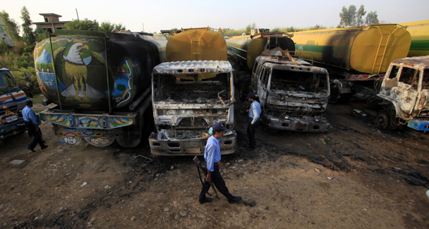 پاک افغان سرحدی علاقے میں نیٹو ٹرمینل پر حملہ