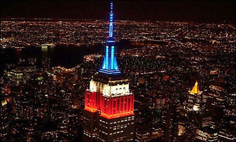 امپائر اسٹیٹ بلڈنگ کورنگوں میں نہلا دیاگیا