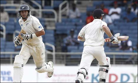 جمیکا ٹیسٹ:نیوزی لینڈ کی ویسٹ انڈیز کے خلاف 508 رنز پر اننگز ڈکلیئر
