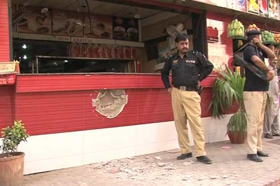 کراچی: ریسٹورنٹ پر دستی بم حملہ، 1 شخص جاں بحق، دو افراد ٹارگٹ کلنگ کا شکار