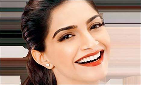 بالی ووڈ اداکارہ  سونم کپور کی 29 ویں سالگرہ