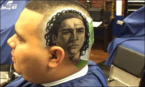 پسندیدہ کھلاڑی کو خراجِ تحسین پیش کرنے کا انوکھا انداز