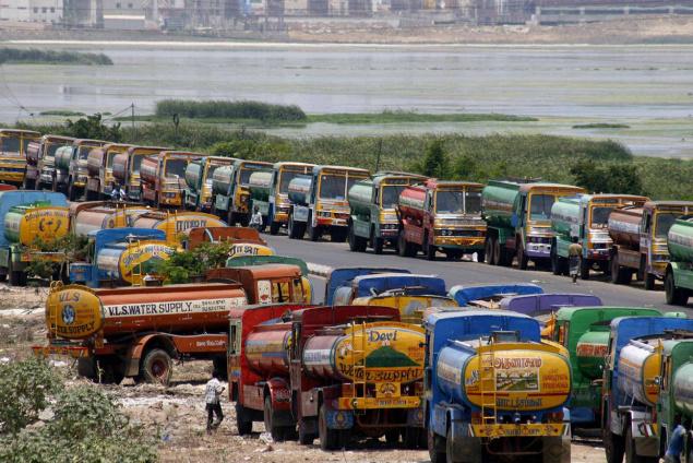 پانی کا بحران خوفناک صورت اختیار کرگیا، ٹینکر مافیا شہریوں کو لوٹنے لگی