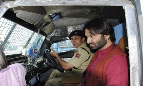 یاسین ملک سری نگر  میں ساتھیوں  سمیت گرفتار