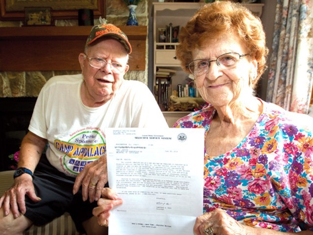 امریکی فوج نے مردوں کو حاضر ہونے کے نوٹس جاری کردیے