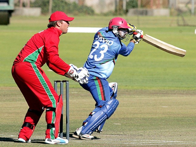 افغانستان نے زمبابوے کو سنسنی خیز مقابلے میں  2  وکٹ سے ہرا دیا