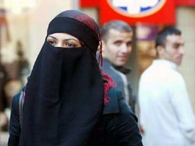 فرانس میں برقعہ پر پابندی برقرار