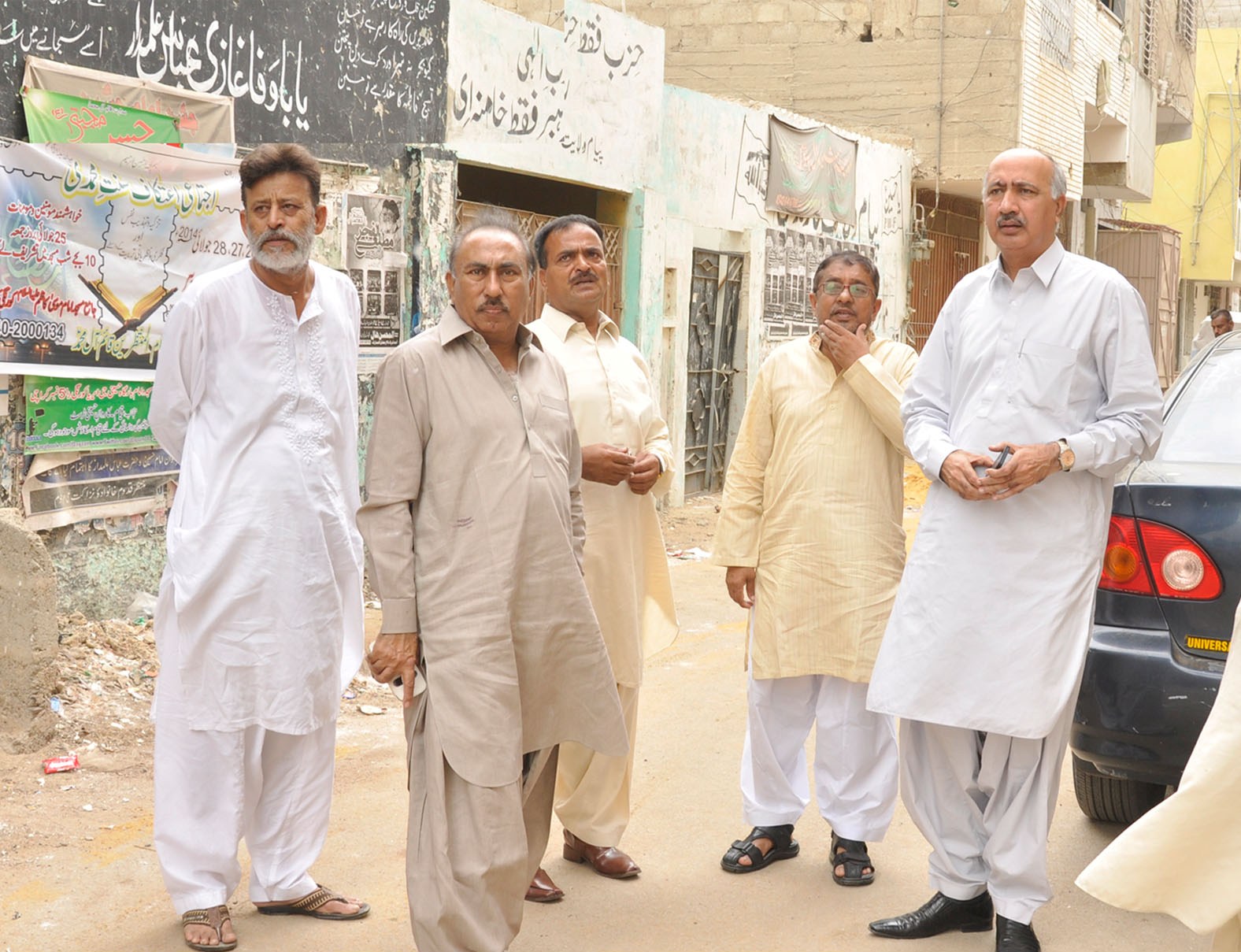 میونسپل کمشنر بلدیہ کورنگی مسرور میمن کا امام بارگاہوں اور جلوسوں کی گذر گاہوں پربلدیاتی سہولیات کی فراہمی کے کام کا معائنہ