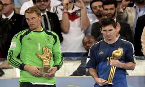 میسی کوگولڈن بال ایورڈ ملنے پر حیران ہوں، سیپ بلاٹر