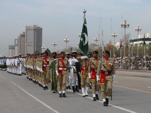حکومت کا  14  اگست کو پارلیمنٹ ہاؤس کے باہر فوجی پریڈ کرانے کا فیصلہ