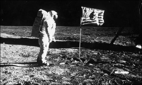 چاند کی تسخیر کو 45 برس ہوگئے