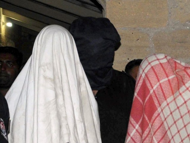 کراچی پولیس کی کارروائی، 3 مبینہ ٹارگٹ کلرز سمیت 31 ملزمان گرفتار