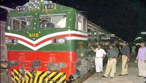 کراچی اور کوئٹہ سے چلنے والی ٹرینوں کا شیڈول بہتر نہ ہو سکا