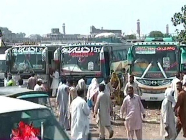 پردیسیوں کی بڑی تعداد آبائی علاقوں کی جانب روانہ، ٹرانسپورٹرز کی چاندی ہونے لگی