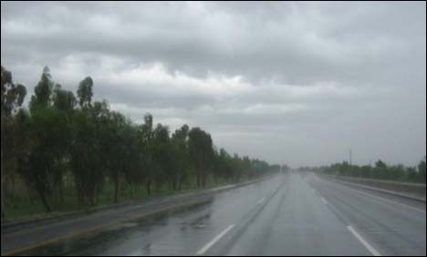 پنجاب کے مختلف شہروں میں بارش، موسم خوشگوار