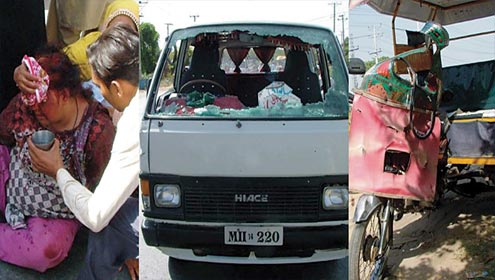 ویگن کی ٹکر سے موٹر سائیکل رکشہ میں سوار خاتون زخمی، ہسپتال منتقل