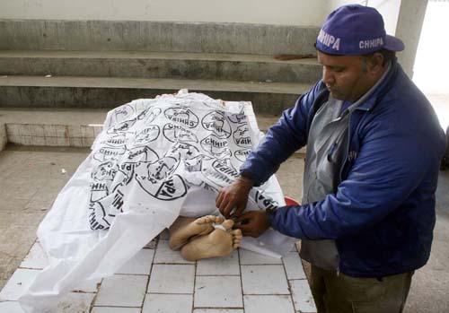 گلزار انڈر پاس کے قریب سے نامعلوم نوجوان کی لاش برآمد