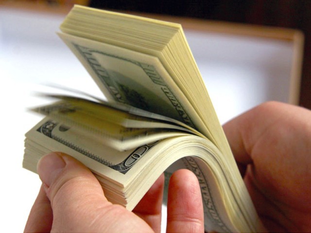 انٹر بینک میں ڈالر کی قدر میں 2 پیسے اضافہ