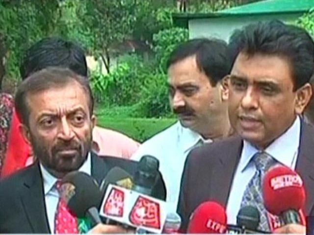 ایم کیوایم نے حکومت کو موجودہ صورتحال پر اے پی سی بلانے کی تجویز دیتے ہوئے ثالثی کی پیشکش کر دی