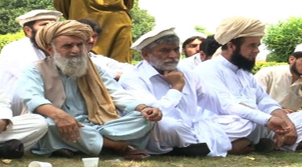 آئی ڈی پیز کا پشاور میں جرگہ، کلیئر علاقوں میں واپسی کا مطالبہ