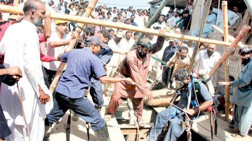 کورنگی کنوئیں کی کھدائی کے دوران 2 مزدور ڈوب گئے لاش برآمد