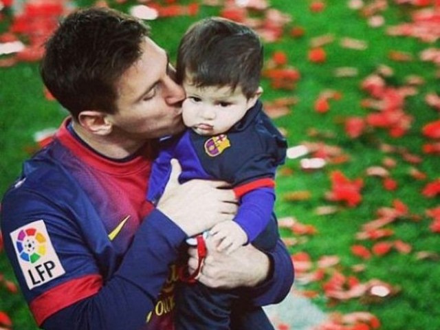 فٹ بالر میسی صیہونی فوج کے ہاتھوں شہید ہونے والے فلسطینی بچوں کے حق میں میدان میں آگئے