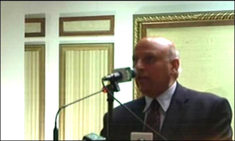 لانگ مارچ کی صورت میں بھی معاملات مذاکرات سے حل ہونگے؛ چوہدری سرور