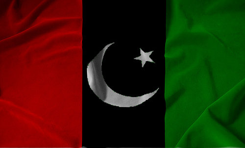 عمران خان اور طاہر القادری  وزیر اعظم کے استعفیٰ  کے حوالے سے بچکانہ ضد چھوڑدیں۔ مرزا مقبول احمد